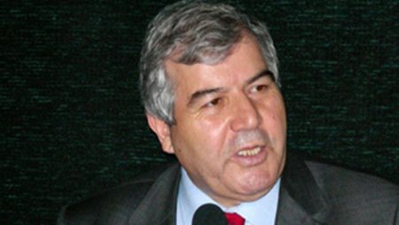 DEPUTAT KİNOREJİSSORA QAHMAR ÇIXDI