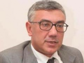 RÜSTƏM İBRAHİMBƏYOV ADAMINI YANINA ÇAĞIRDI RÜSTƏM İBRAHİMBƏYOV ADAMINI YANINA ÇAĞIRDI