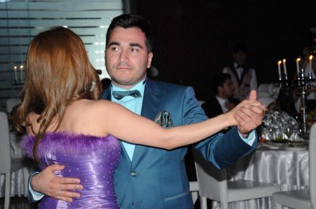 DAHA BİR MÜĞƏNNİMİZ EVLƏNMƏYƏ HAZIRLAŞIR DAHA BİR MÜĞƏNNİMİZ EVLƏNMƏYƏ HAZIRLAŞIR