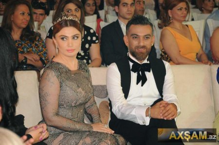 RUHİ ÖZÜNÜ HÜRRƏMƏ BƏNZƏTDİ RUHİ ÖZÜNÜ HÜRRƏMƏ BƏNZƏTDİ