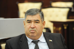 FƏRHAD QƏRİBOV ELDAR HƏSƏNOVUN QURBANINA ÇEVRİLİR FƏRHAD QƏRİBOV ELDAR HƏSƏNOVUN QURBANINA ÇEVRİLİR