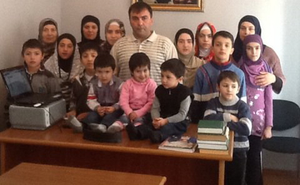 13 uşaq atası olan narazı vətəndaş 470 saatdır ki, acdır 13 uşaq atası olan narazı vətəndaş 470 saatdır ki, acdır