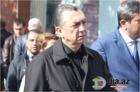 Sumqayıtın icra başçısı Eldar Əzizovun qələmi qırıldı Sumqayıtın icra başçısı Eldar Əzizovun qələmi qırıldı