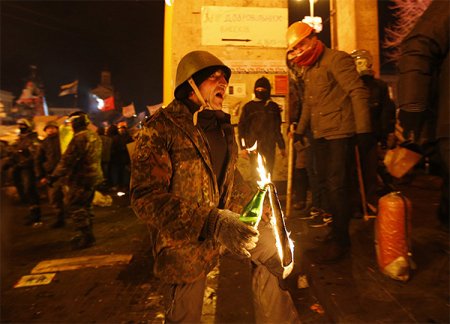 “Berkut” xüsusi təyinatlı polis dəstəsi yenidən В«MaydanВ»a hücuma keçib “Berkut” xüsusi təyinatlı polis dəstəsi yenidən В«MaydanВ»a hücuma keçib