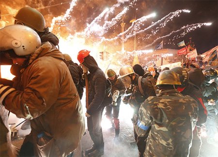 “Berkut” xüsusi təyinatlı polis dəstəsi yenidən В«MaydanВ»a hücuma keçib “Berkut” xüsusi təyinatlı polis dəstəsi yenidən В«MaydanВ»a hücuma keçib