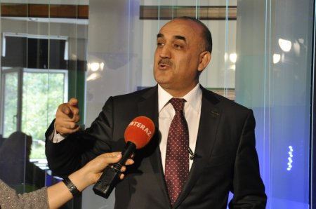 Səlim Müslümov köhnə kadrları aşkar şəkildə şantaj edir Səlim Müslümov köhnə kadrları aşkar şəkildə şantaj edir