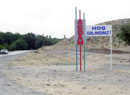 Ağdam rayonunda icra başçısından narazılıq edirlər Ağdam rayonunda icra başçısından narazılıq edirlər
