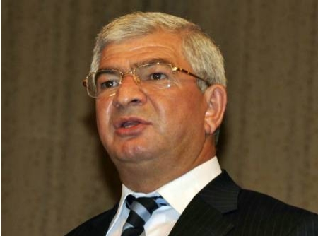 Ağcabədinin icra başçısının ayağında qalan milyonlar Ağcabədinin icra başçısının ayağında qalan milyonlar
