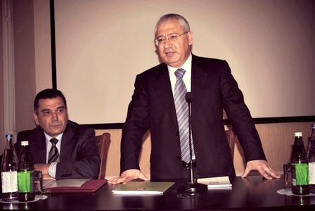 Heydər Əsədov daha bir icra başçısını hədəfə gətirir Heydər Əsədov daha bir icra başçısını hədəfə gətirir