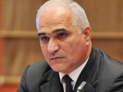 Şahin Mustafayev oliqarx məmurların qabağından qaçmalı oldu Şahin Mustafayev oliqarx məmurların qabağından qaçmalı oldu