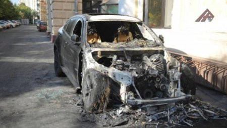 Samarada iki azərbaycanlı maşında diri-diri yanıb