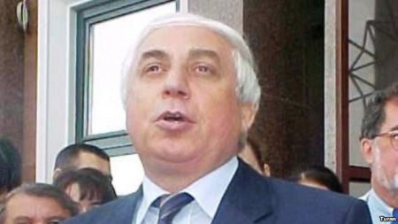 Hadı Rəcəbli haqlıdır: O heç vaxt maaşından gileylənə bilməz, çünki maaşının miqdarını belə bilmir Hadı Rəcəbli haqlıdır: O heç vaxt maaşından gileylənə bilməz, çünki maaşının miqdarını belə bilmir