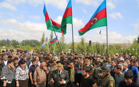 Atası olqarxlardan fərqli olaraq ona şəhidliyi miras qoydu.... вЂ“ Amma bu gün ən zəngin olanı da o oldu... 