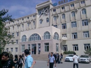 Bakı Avrasiya Universiteti: Tələbələr fəryad edir Bakı Avrasiya Universiteti: Tələbələr fəryad edir