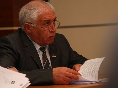 Azərbaycanlı oliqarx 10 milyona görə həbs edilib Azərbaycanlı oliqarx 10 milyona görə həbs edilib