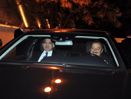 İlham Əliyevin maşınları və sürücülük məharəti İlham Əliyevin maşınları və sürücülük məharəti