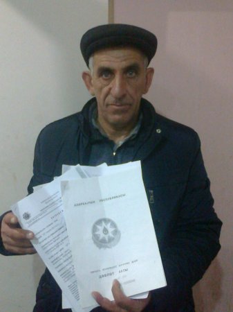 Qərib Məmmədovun işçisi Göyçay sakininin haqqını necə tapdayır Qərib Məmmədovun işçisi Göyçay sakininin haqqını necə tapdayır