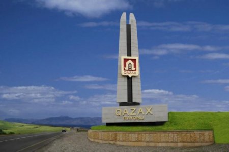 Qazaxda məmurlar pul davasına çıxdılar – Sökülən binaların pullarını kim yeyəcək Qazaxda məmurlar pul davasına çıxdılar – Sökülən binaların pullarını kim yeyəcək