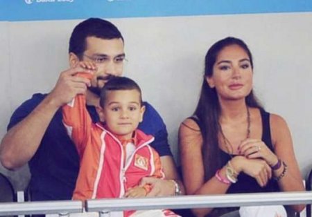 Arzu Əliyeva həyat yoldaşı və oğlu ilə