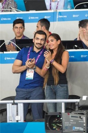 Arzu Əliyeva həyat yoldaşı və oğlu ilə
