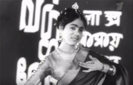 Flora Kərimova 57 il əvvəl: 17 yaşlı həvəskar müğənni, çirkin qara qız... 