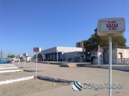 Bir aşıq lazımdır ki, buraların halına dastan bağlasın... Bir aşıq lazımdır ki, buraların halına dastan bağlasın...
