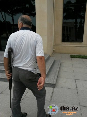 Sumqayıtda vəhşilik: Sahibsiz heyvanları bu ovçudan Allah qorusun... Sumqayıtda vəhşilik: Sahibsiz heyvanları bu ovçudan Allah qorusun...