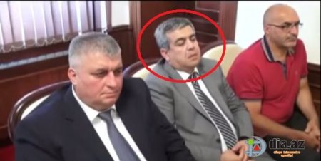 Zakir Fərəcov iclasda yatan məmuru da unutmadı...