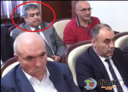 Zakir Fərəcov iclasda yatan məmuru da unutmadı...