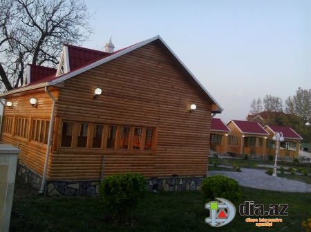 Rəis özünün restoranında işlətdiyi fəhlələrin haqqını yeyir Rəis özünün restoranında işlətdiyi fəhlələrin haqqını yeyir