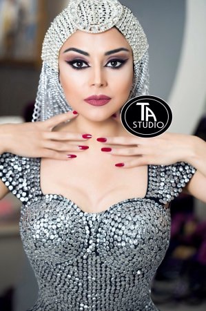 Vüsalə öncə hind qızı, sonra cəngavər qadın oldu