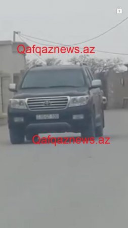 Adi orta məktəb direktorudur, amma... Adi orta məktəb direktorudur, amma...