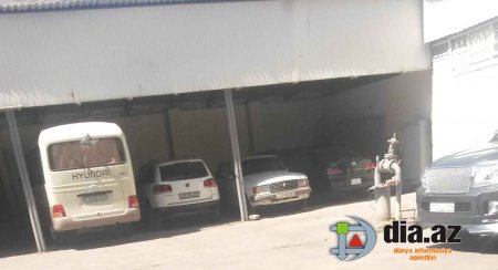 3 milyonluq yeyintinin altından qalxan rektorun 3 katibəsi var imiş... 3 milyonluq yeyintinin altından qalxan rektorun 3 katibəsi var imiş...