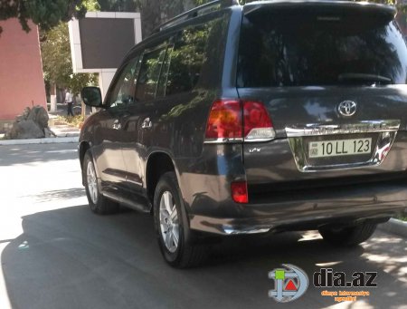 3 milyonluq yeyintinin altından qalxan rektorun 3 katibəsi var imiş... 3 milyonluq yeyintinin altından qalxan rektorun 3 katibəsi var imiş...