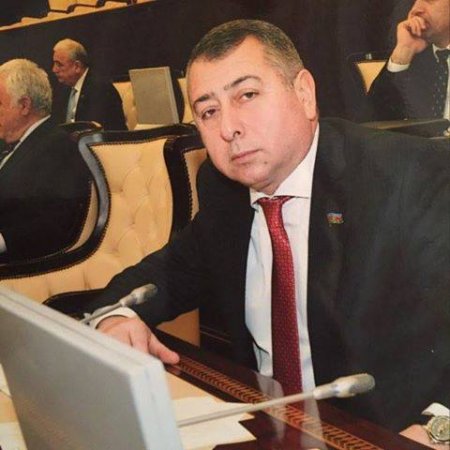 Deputat "Facebook"dan gələn bəlanı "Dərhal" həll edib... Deputat "Facebook"dan gələn bəlanı "Dərhal" həll edib...