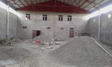 Göyçayda sahibkarın dizini necə yerə qoyurlar... Göyçayda sahibkarın dizini necə yerə qoyurlar...