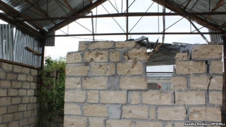 Qəzalı evin sahibi: "Qrad" düşüb, amma başçı kömək etmir Qəzalı evin sahibi: "Qrad" düşüb, amma başçı kömək etmir