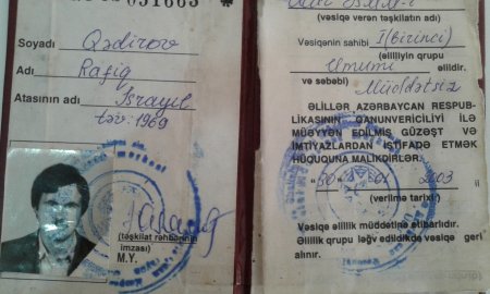 "Ramazan fitrənizi bizim ailəyə verin ki. aclıqdan məhv olmayaq" "Ramazan fitrənizi bizim ailəyə verin ki. aclıqdan məhv olmayaq"