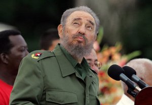 Fidel Kastroya 90 illiyi münasibətilə 90 metrlik siqar hədiyyə etdilər