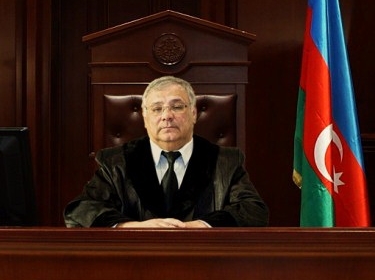 Bakı Apellyasiya Məhkəməsinin hakiminə qarşı... Bakı Apellyasiya Məhkəməsinin hakiminə qarşı...