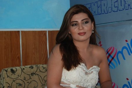 "Evli olsam da, sənətim üçün tam soyunmağa hazıram" "Evli olsam da, sənətim üçün tam soyunmağa hazıram"