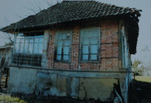 Masallıda 62 yaşlı qadının evi başına uçur, köməyə ehtiyacı var Masallıda 62 yaşlı qadının evi başına uçur, köməyə ehtiyacı var