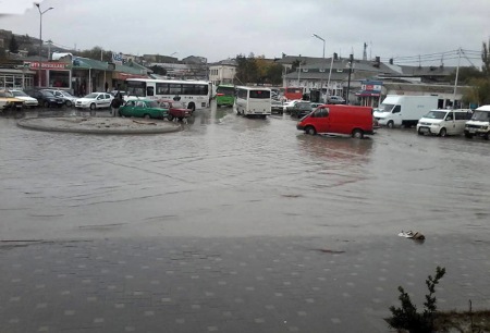 Adil Vəliyevin dünya-aləm vecinə deyil