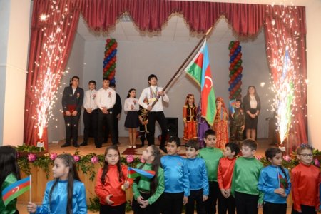 Nəsimi rayonu 111 saylı tam orta məktəbdə “Ucal, Yaşa Azərbaycan ” mövzusunda tədbir keçirildi Nəsimi rayonu 111 saylı tam orta məktəbdə “Ucal, Yaşa Azərbaycan ” mövzusunda tədbir keçirildi