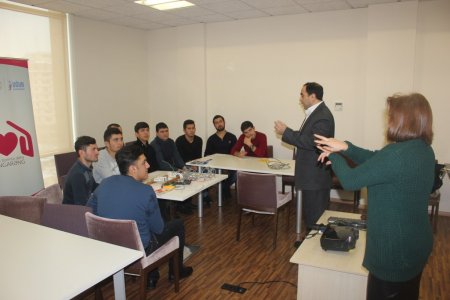 “Nar”-ın dəstəyi ilə ünsiyyət məhdudiyyətli şəxslər üçün rabitə cihazları təmiri üzrə təlim kursları start götürdü “Nar”-ın dəstəyi ilə ünsiyyət məhdudiyyətli şəxslər üçün rabitə cihazları təmiri üzrə təlim kursları start götürdü