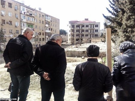 Adil Vəliyev sakinlərdə narazılıq yaradır Adil Vəliyev sakinlərdə narazılıq yaradır