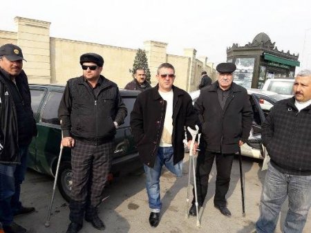 Ziyanı qovdular, qoçuları qalır Ziyanı qovdular, qoçuları qalır