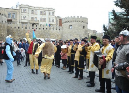 Bakıda "İlaxır çərşənbə" təntənəli şəkildə qeyd olunacaq Bakıda "İlaxır çərşənbə" təntənəli şəkildə qeyd olunacaq