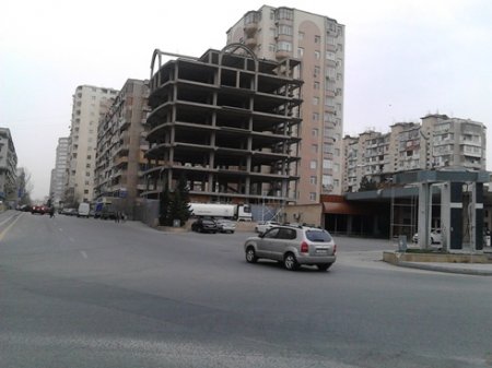 İcra idarəsi rəisinin qardaşının tikintisi niyə yarımçıq qalıb? İcra idarəsi rəisinin qardaşının tikintisi niyə yarımçıq qalıb?