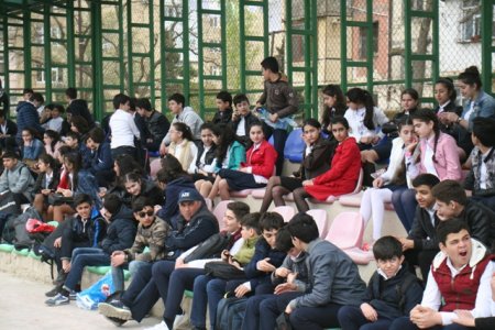 Nəsimi rayonunda futbol üzrə «Coca-Cola Məktəbli kuboku»nun yarışlarına start verildi Nəsimi rayonunda futbol üzrə «Coca-Cola Məktəbli kuboku»nun yarışlarına start verildi
